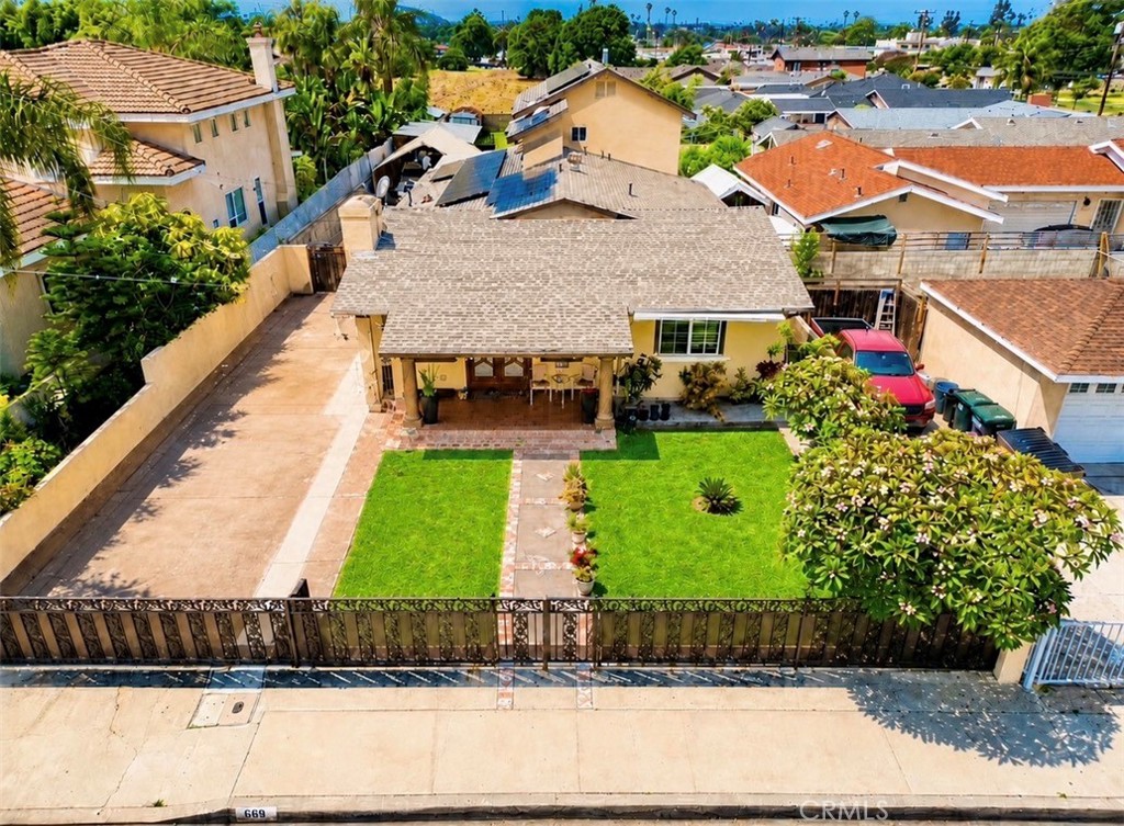 669 N 5th