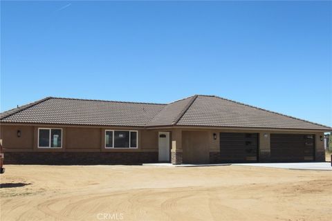 Photo of 13119 Candlewood Rd, Apple Valley, CA 92308 (MLS # HD25248759) Photo of 13119 Candlewood Rd, Apple Valley, CA 92308 (MLS # HD25248759)