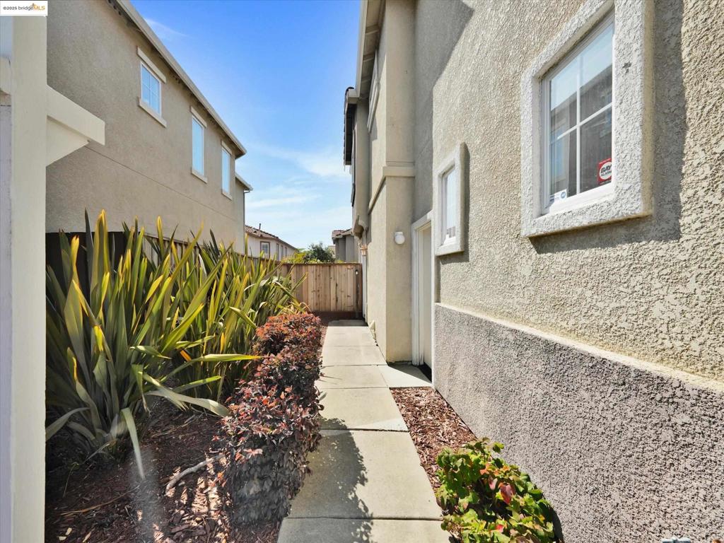 1111 Greystone Ct