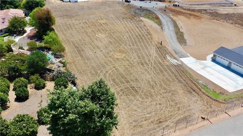 Photo of 1916 Gray Rabbit Hollow Ln, Fallbrook, CA 92028 (MLS # PW26052138)