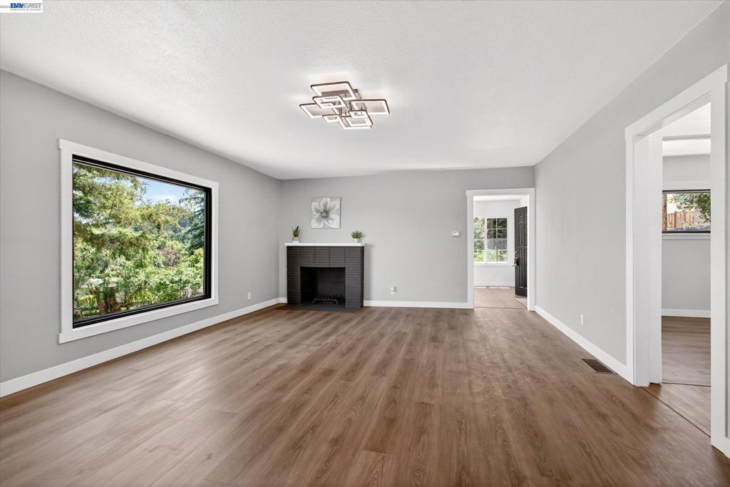 3280 Ohlone Way