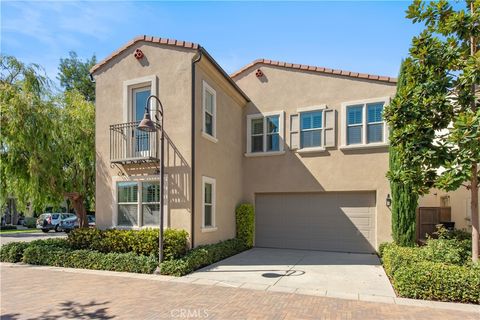 Photo of 115 Hollow Tree, Irvine, CA 92618 (MLS # OC25235455)