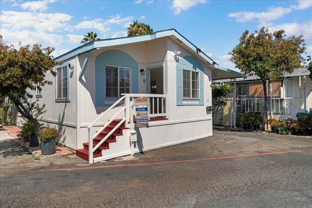 661 Bonita Avenue 2