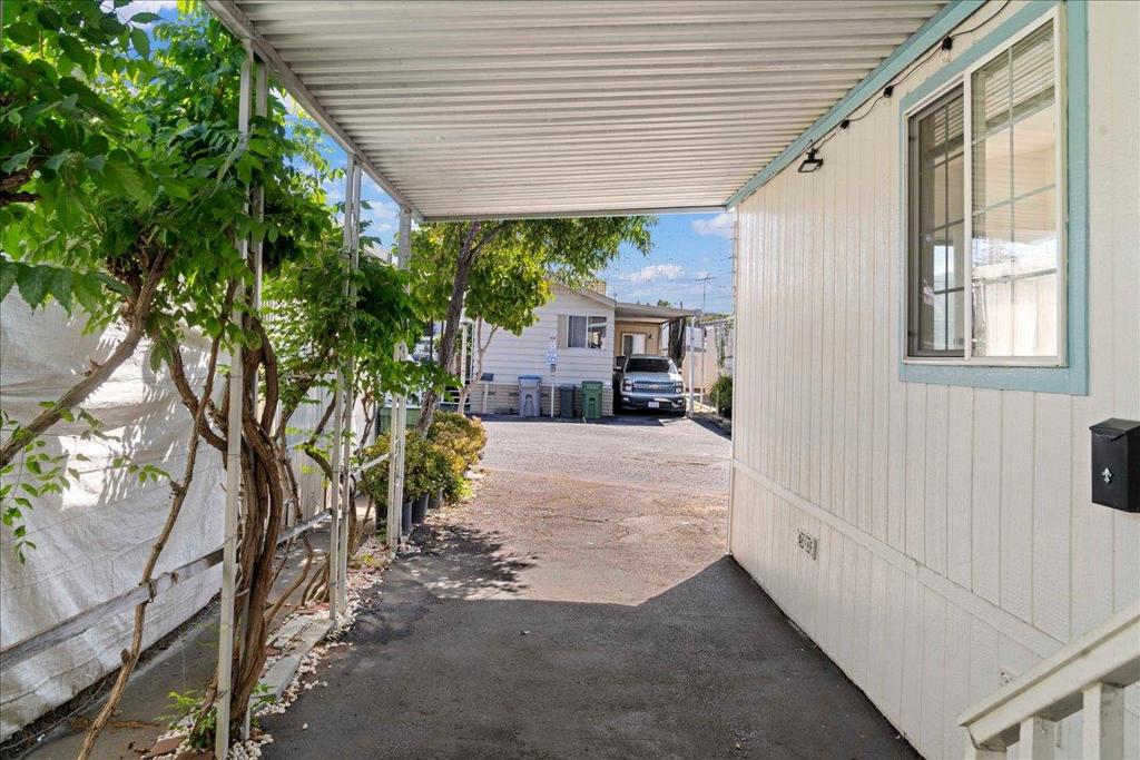 661 Bonita Avenue 2