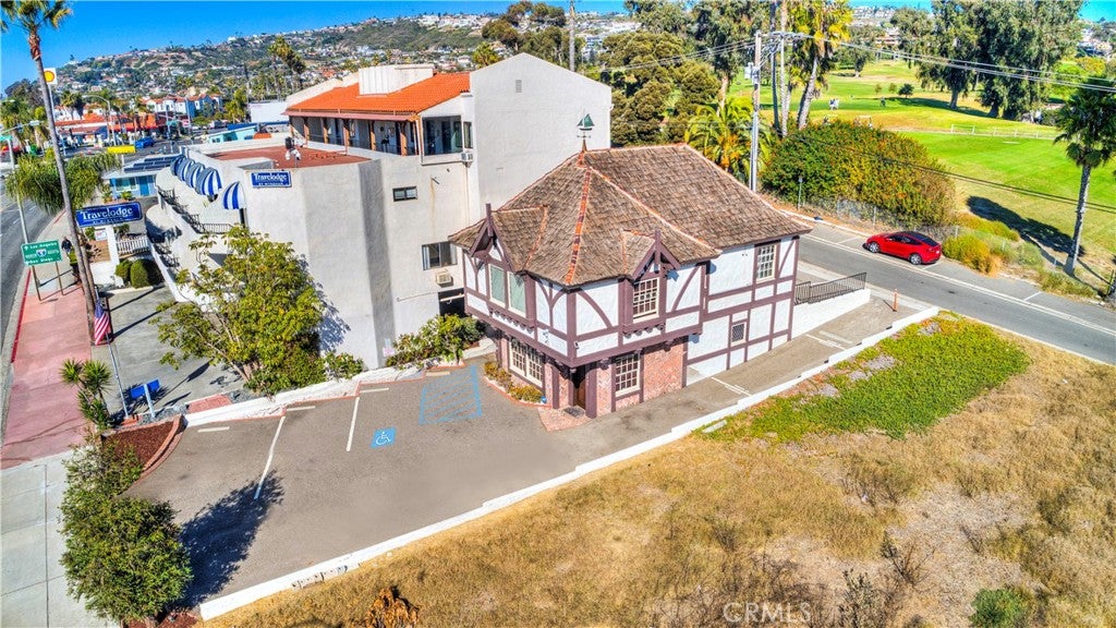 2449 S El Camino Real