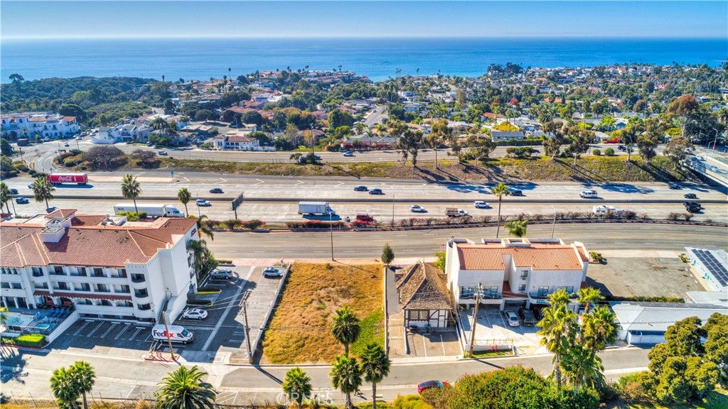 2449 S El Camino Real