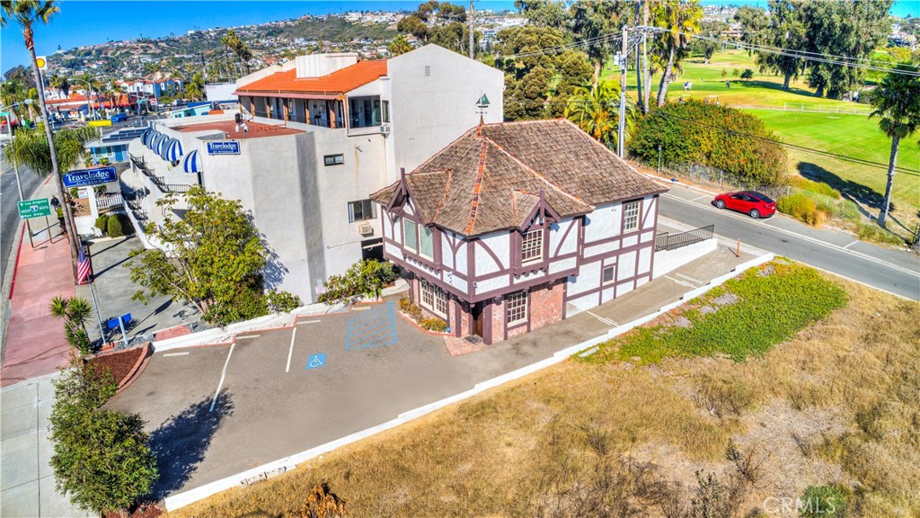 2449 S El Camino Real