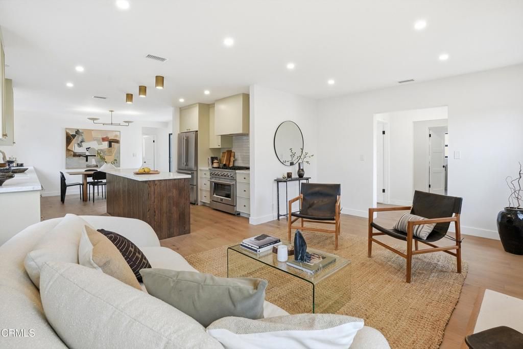 Photo of 2801 Ceilhunt Avenue, Los Angeles, CA 90064 (MLS # V1-35488)