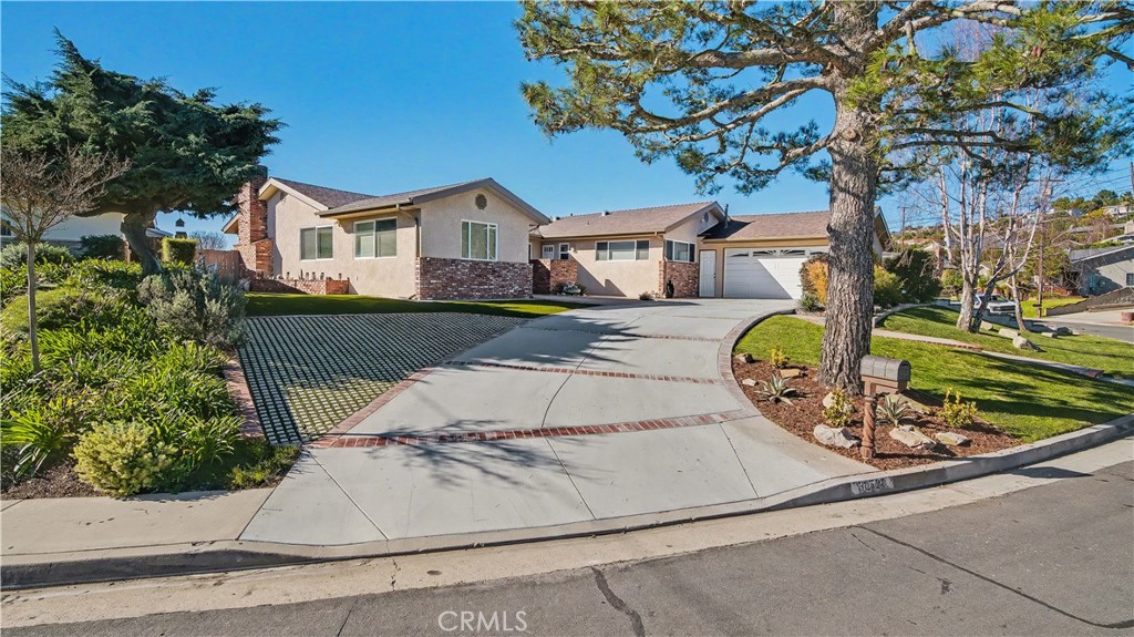 30520 Santa Luna Drive