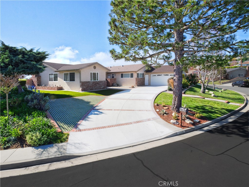 30520 Santa Luna Drive