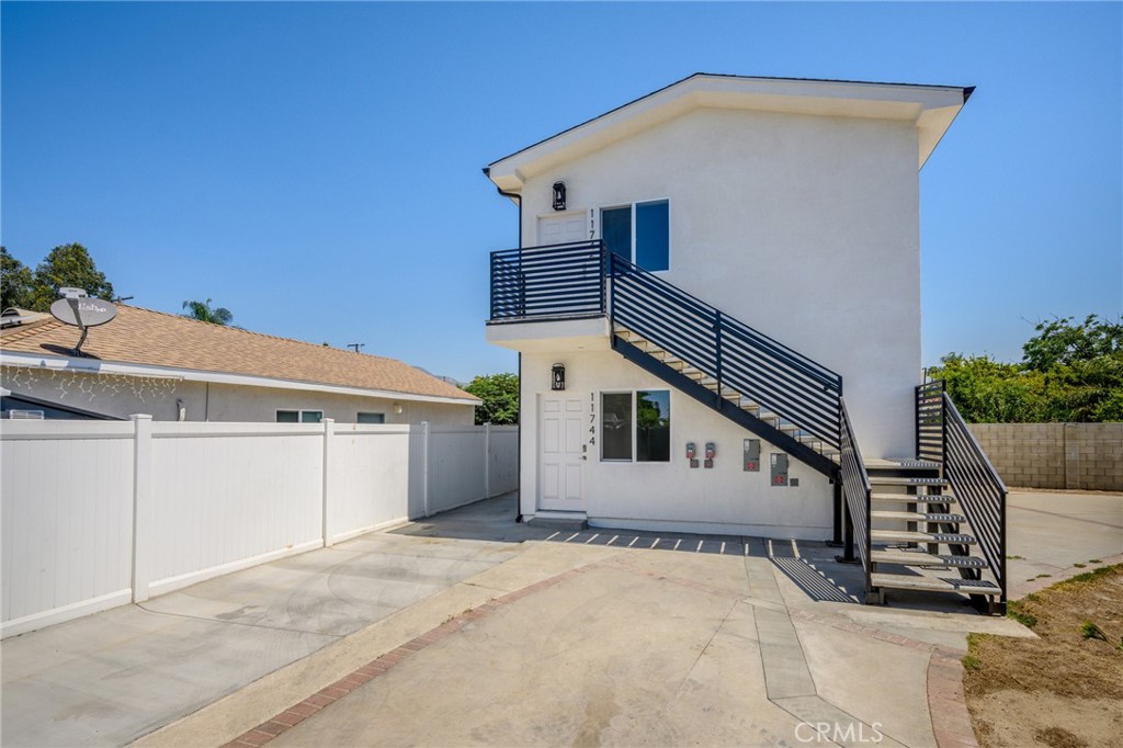 Brand New ADU * Gated * Top Floor * 1 Bedroom / 1 Bathroom * 600sqft * Open Floor Plan * Laminate Floors * Recessed Lighting * A/C & Heat * Bright * All Appliances Included * Washer/Dryer Inside * Shared Outside Common Area * Street Parking * Water Included * Tenant Pays For Power Which The Unit Is Equipped With Solar * Cats Ok