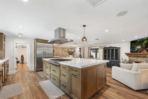 Photo of 554 Calle Jazmin, Thousand Oaks, CA 91360 (MLS # IV26047728)