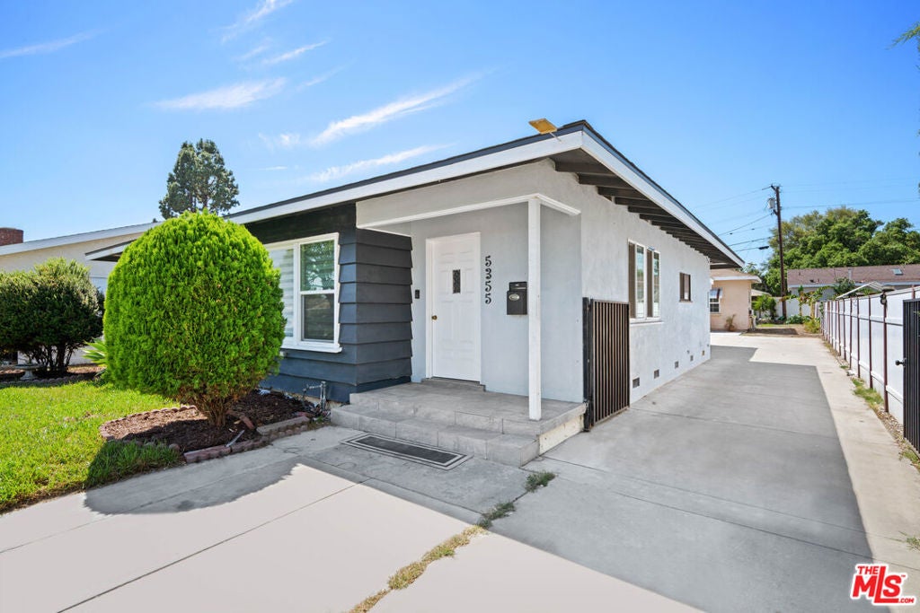 Properties 2 5355 N Delta Street