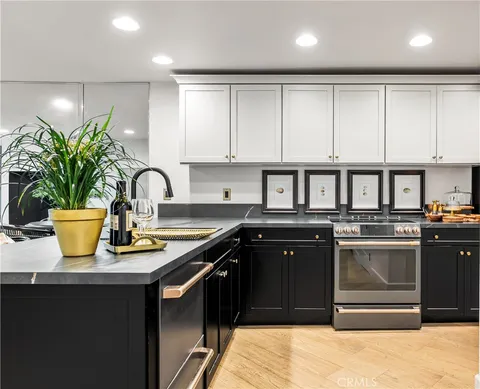 6112 Marina Pacifica Drive N, Long Beach, CA 90803 - MLS#: PW25275033