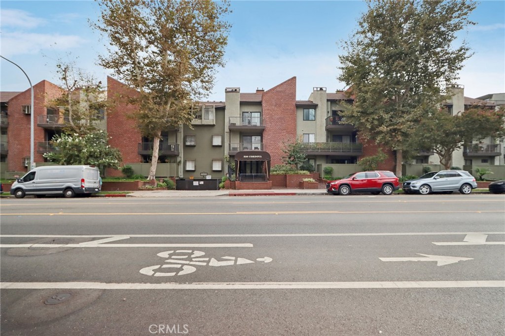 330 Cordova 257