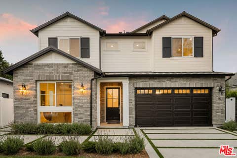 Photo of 9521 Cattaraugus Avenue, Los Angeles, CA 90034 (MLS # 26859613)