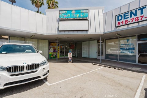 Photo of 13645 Vanowen Street, Van Nuys, CA 91405 (MLS # SR26183929)