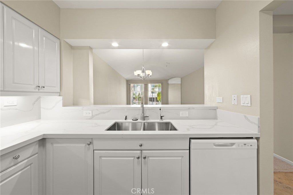25442 Sea Bluffs 302