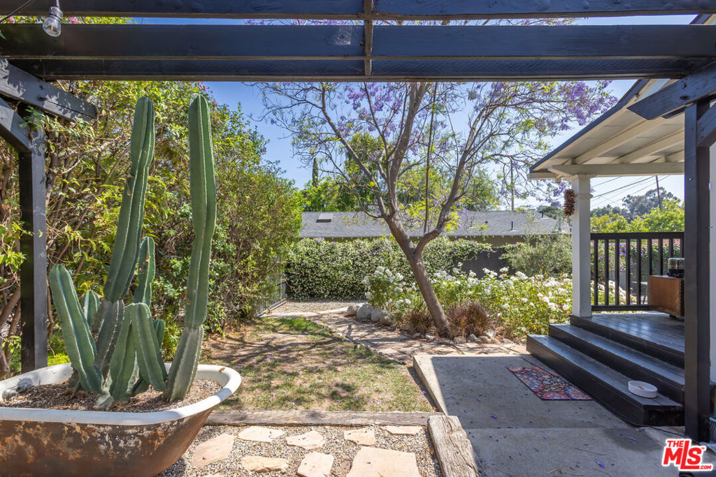 5237 Ellenwood Place