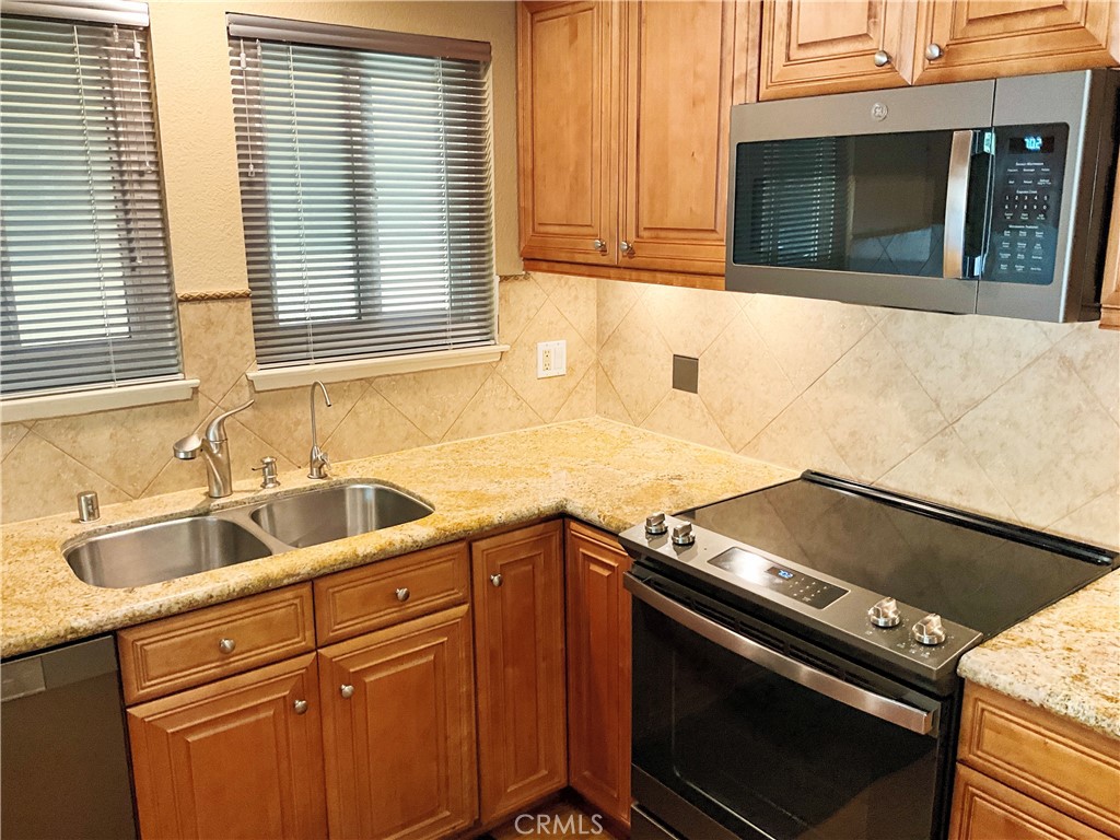 886 Avenida Sevilla P