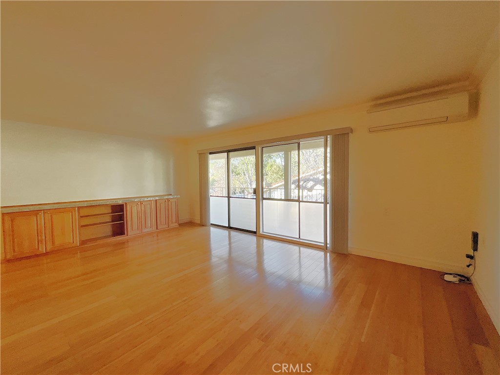 886 Avenida Sevilla P