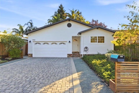 Photo of 1652 Kentfield Avenue, Redwood City, CA 94061 (MLS # ML82062179)