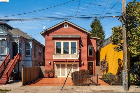 Photo of 1526 32nd St St, Oakland, CA 94608 (MLS # 41126780)