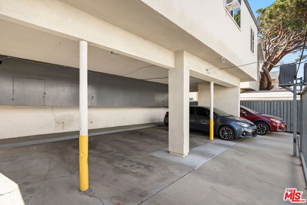 Properties 4 1952 S Holt Avenue