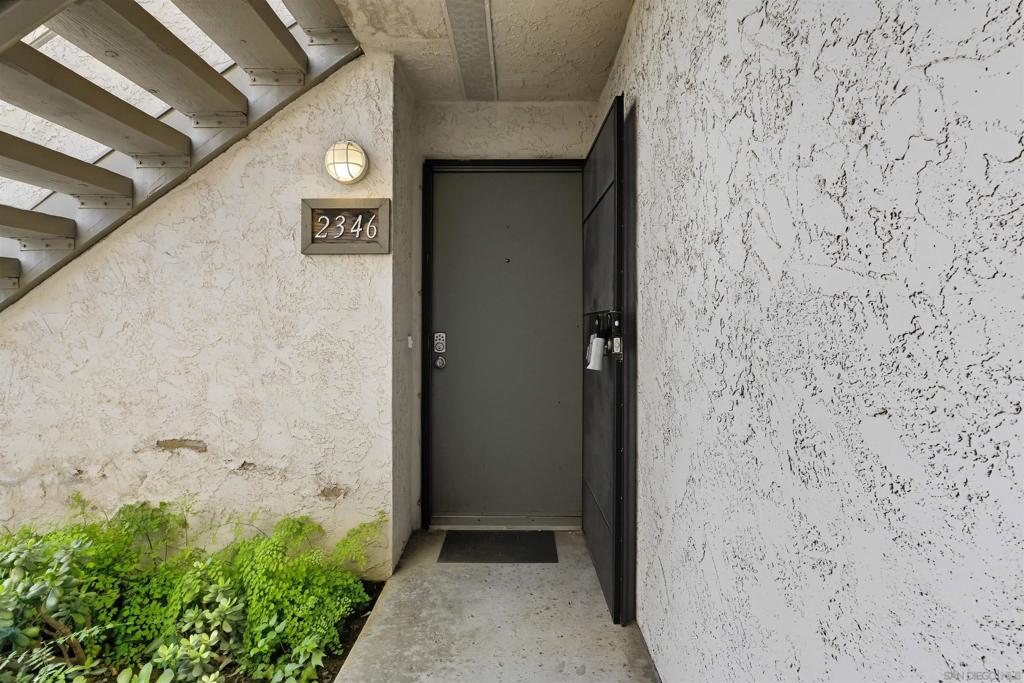 2346 Grand