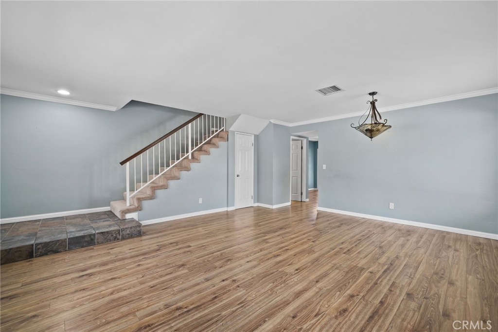 923 W State