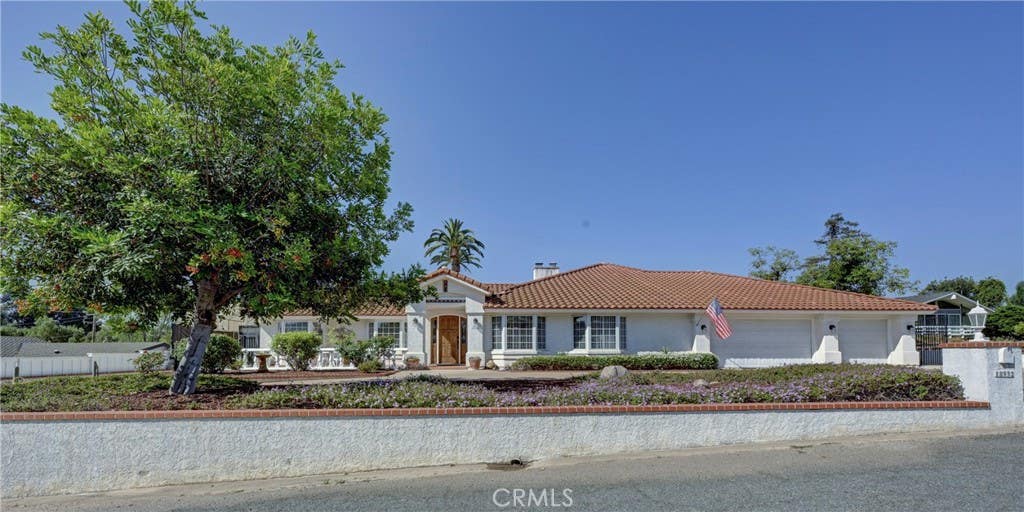 Photo of 18932 Via Sereno, Yorba Linda, CA 92886 (MLS # PW26134945)