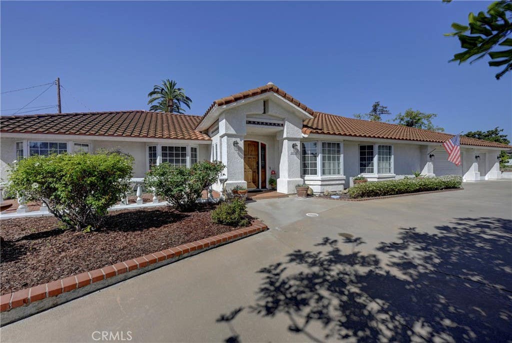 Photo of 18932 Via Sereno, Yorba Linda, CA 92886 (MLS # PW26134945)