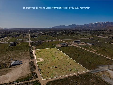 Photo of 8485 White Fox Trail, Phelan, CA 92371 (MLS # IV26018896)