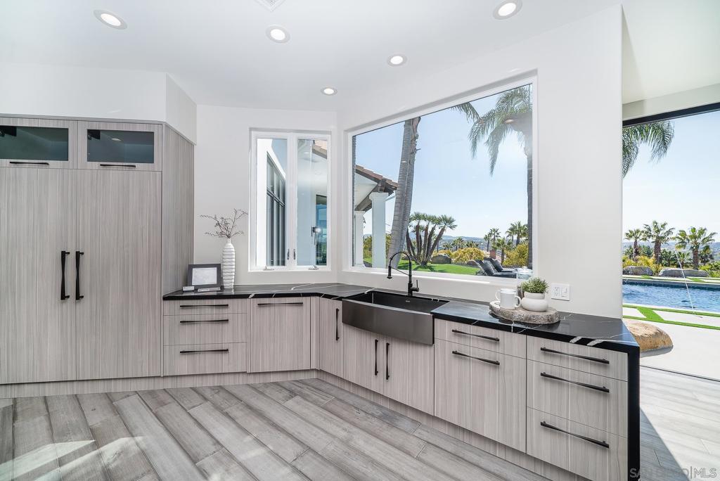 Rancho Santa Fe - Residential