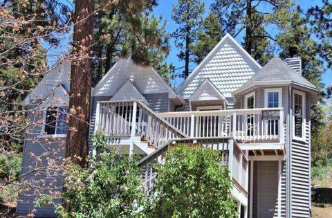 Photo of 43073 Grizzly Ct, Big Bear Lake, CA 92315 (MLS # OC26107062)