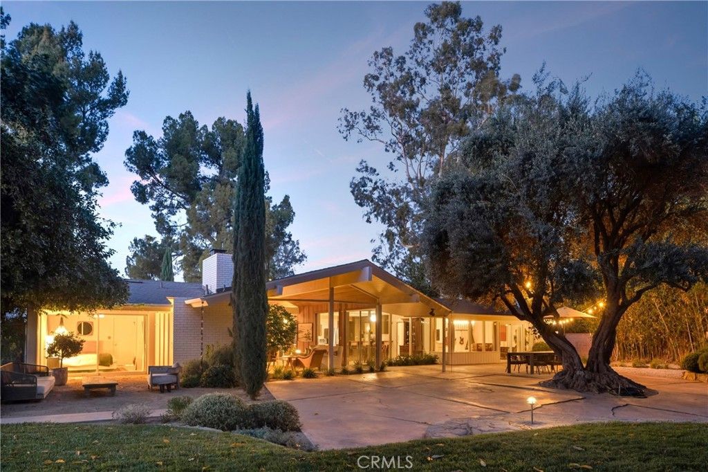 Photo of 2278 Arroyo Dr, Riverside, CA 92506 (MLS # IV26083316)