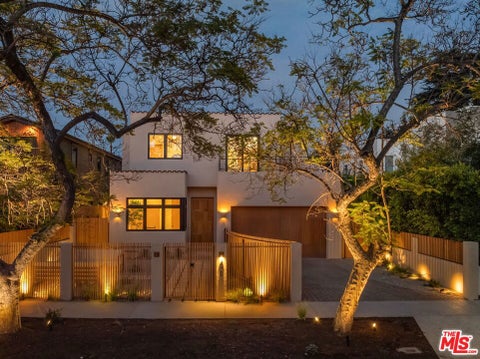 Photo of 420 N Kings Road, Los Angeles, CA 90048 (MLS # 26872549)