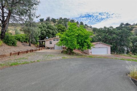 Photo of 11480 San Joaquin Ext, Clearlake, CA 95422 (MLS # LC25187559)