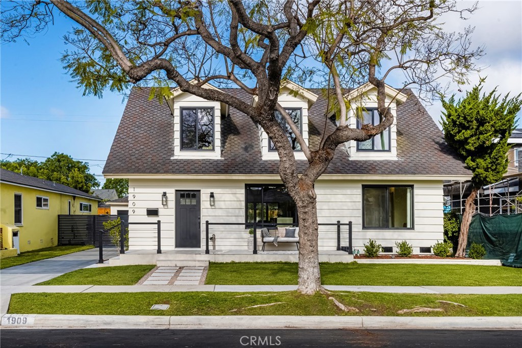 1909 Montair Avenue