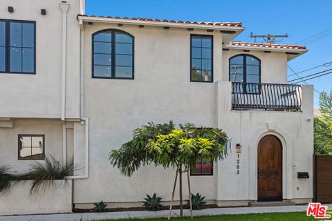 Photo of 1203 N Vista Street, West Hollywood, CA 90046 (MLS # 26990869)