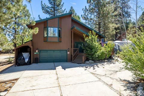 Photo of 2312 Birchwood WAY, Pine Mountain Club, CA 93222 (MLS # SR26183286)