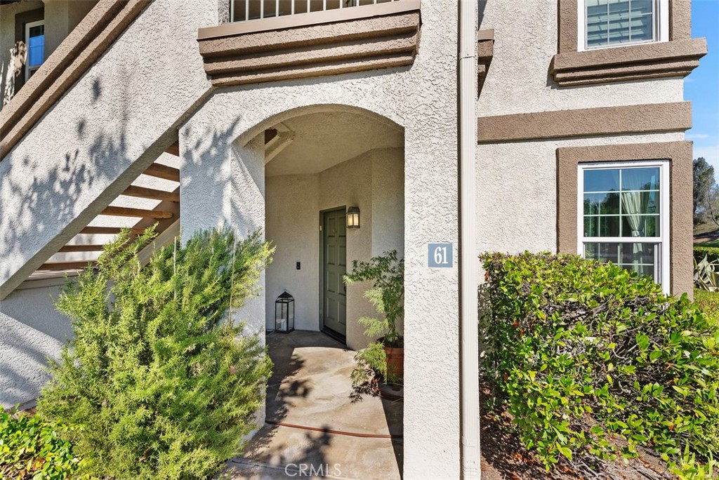 Modern Comfort in Casafina – Updated 2-Bedroom Condo with Premium Amenities, Welcome to this beautifully upgraded 2-bedroom, 2-bath lower-level condo in the desirable Casafina Community of Rancho Santa Margarita. Offering 1,027 sq. ft. of open living space, this home blends modern updates with unbeatable convenience. Step inside to find new double-pane windows, a freshly refaced fireplace, and a bright open-concept floorplan that flows seamlessly to your private patio—ideal for morning coffee, evening BBQs, or relaxing under the stars. The home also features an attached 1-car garage with EV charging, an additional parking space, and plenty of nearby guest parking—making life simple for both residents and visitors. Living here means more than just a home—it’s a lifestyle. The Casafina community offers access to the exclusive Rancho Santa Margarita Beach Club & Lagoon, complete with an Olympic-sized pool, picnic areas, sports courts, and scenic walking paths. The location is second to none: Walk to schools, local parks, shops, and restaurants Quick access to playgrounds and trails for family outings, Minutes from major freeways and commuting routes. Whether you’re looking for your first home, downsizing, or investing, this condo checks every box—move-in ready, family-friendly, and perfectly located.
? Don’t miss your chance to own in Casafina—schedule your private showing today!
