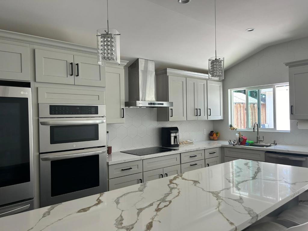 2175 Laurelei Avenue