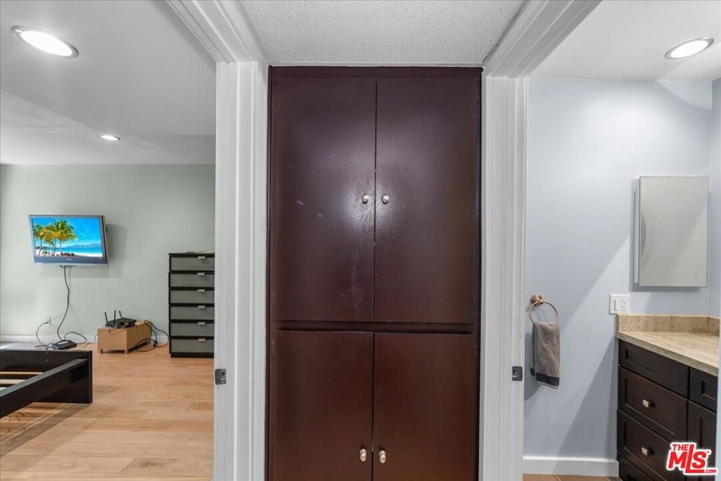 Photo of 10115 Summertime Lane, Culver City, CA 90230 (MLS # 26986133)