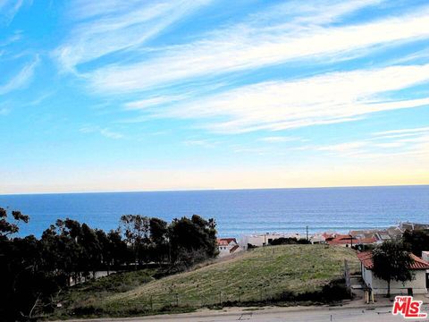 Photo of 23914 De Ville Way #B, Malibu, CA 90265 (MLS # 26667473)