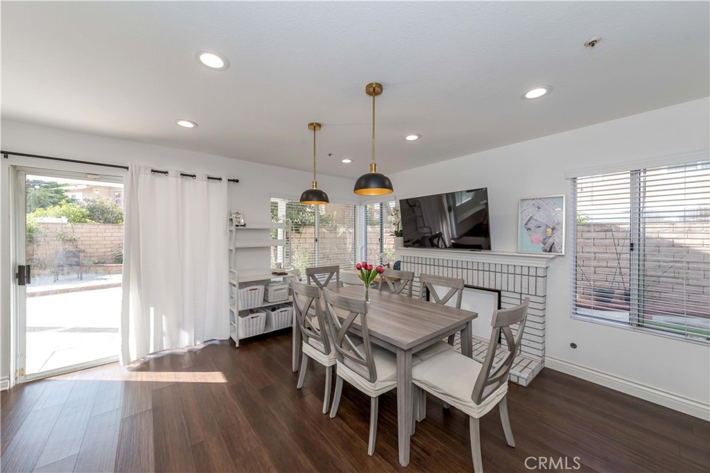 5621 Rostrata Avenue