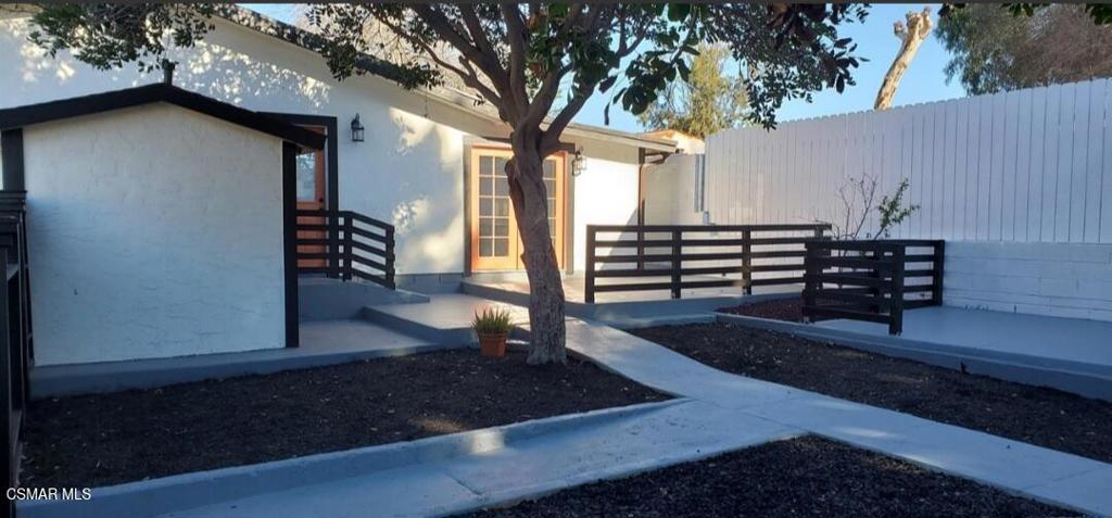 2743 Ridgeway Drive 2745