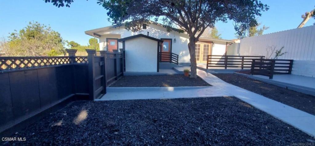 2743 Ridgeway Drive 2745