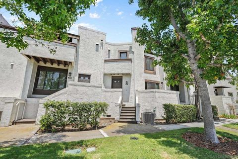 Photo of 3823 Caminito Litoral #208, San Diego, CA 92107 (MLS # 260013362SD)