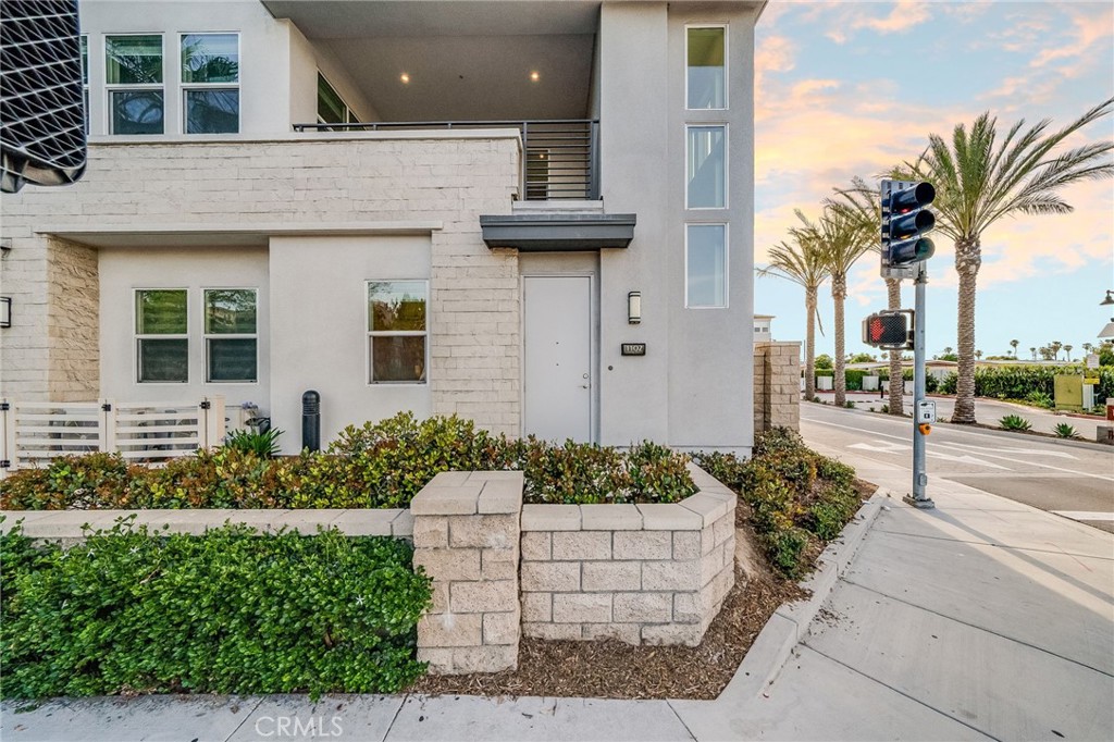1102 S Urbana